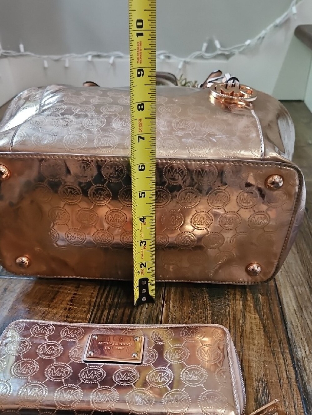 Michael Kors Metallic Rose Gold Tote with Matching Wallet - Picture 10 of 16